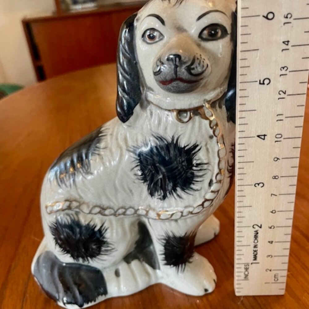 Vintage Staffordshire Blk & Wht Spaniel Dog Figurine - Picture 10 of 11